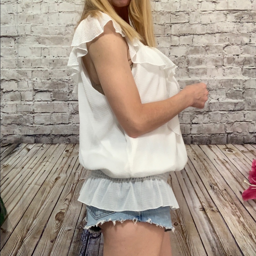 ‼️Hypnotized White Crape Ruffle Top Size Large‼️ - Picture 3 of 8